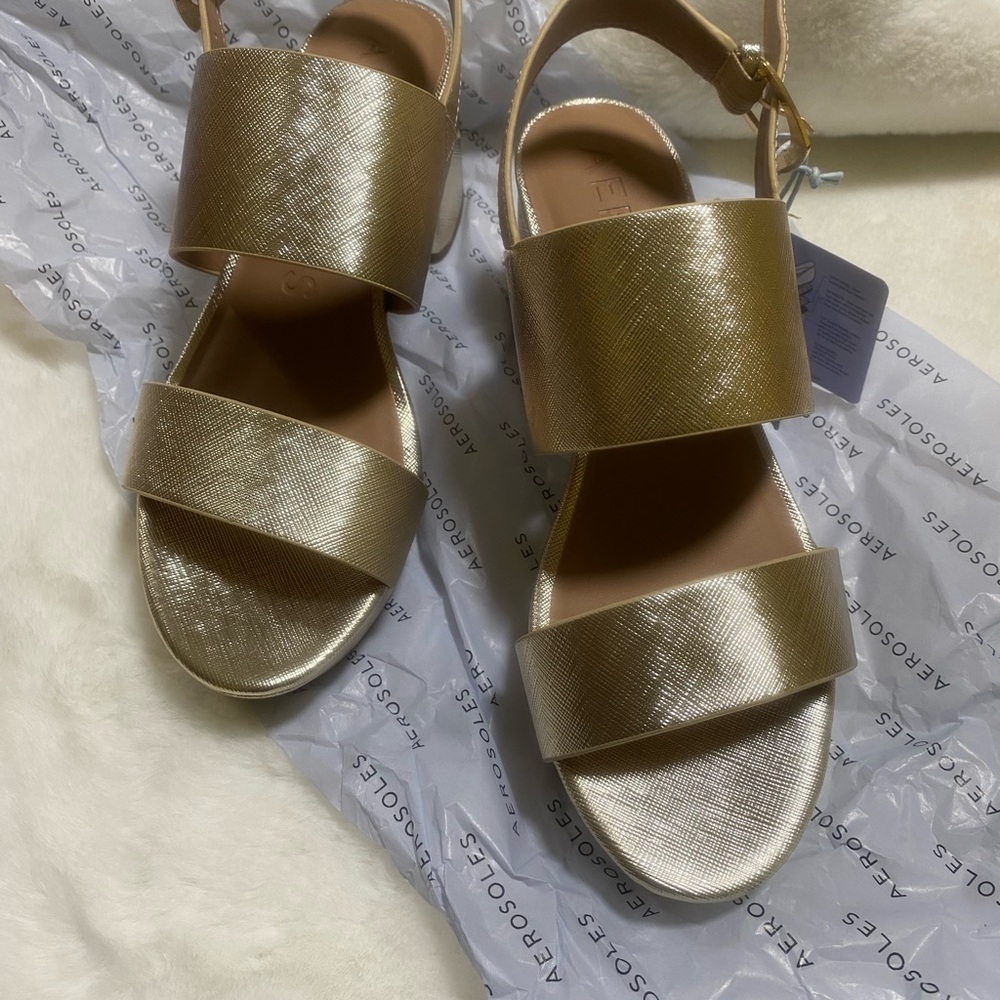 AEROSOLES Shimmering Gold Sandals 8.5